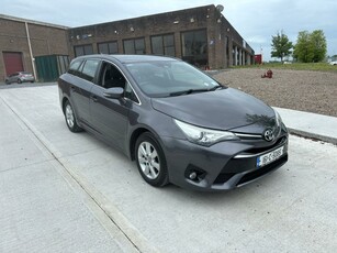 2016 - Toyota Avensis Manual