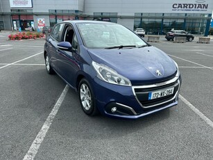 2017 - Peugeot 208 Manual