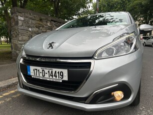 2017 - Peugeot 208 Manual