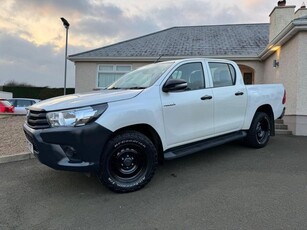 2017 - Toyota Hilux Manual