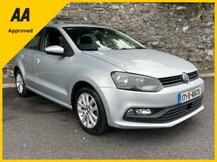 2017 - Volkswagen Polo Manual