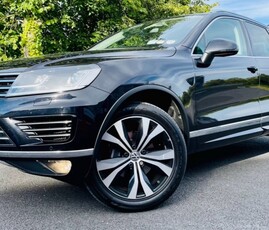 2018 - Volkswagen Touareg Automatic