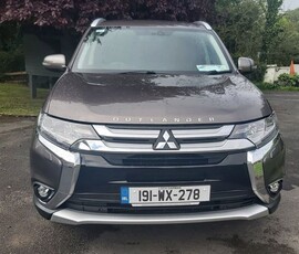 2019 - Mitsubishi Outlander Manual