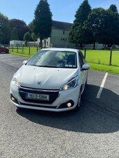 2019 - Peugeot 208 Manual