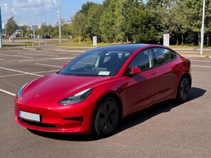 2020 - Tesla Model 3 Automatic