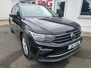 2021 - Volkswagen Tiguan Manual