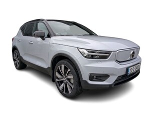 2022 - Volvo XC40 Automatic