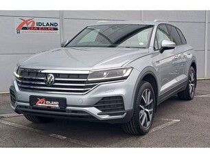 2023 - Volkswagen Touareg Automatic