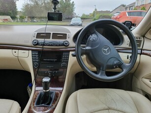 2006 - Mercedes-Benz E-Class Manual