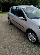 2006 - Renault Clio Manual