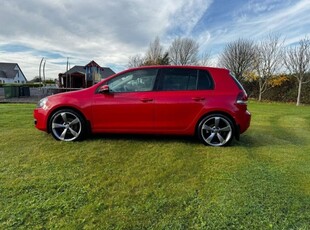 2009 - Volkswagen Golf ---