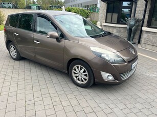 2010 - Renault Grand Scenic ---