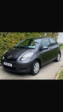 2010 - Toyota Yaris Manual