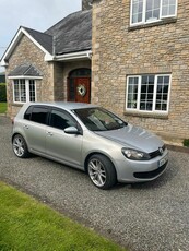 2010 - Volkswagen Golf ---