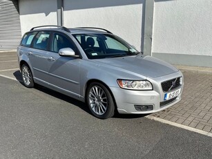 2010 - Volvo V50 Manual