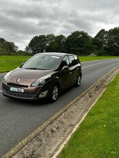 2011 - Renault Grand Scenic Manual