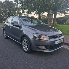 2011 - Volkswagen Polo Manual