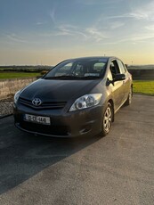 2012 - Toyota Auris Manual