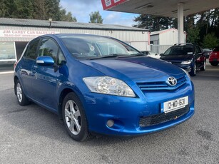 2012 - Toyota Auris Manual