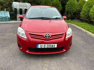 2012 - Toyota Auris Manual