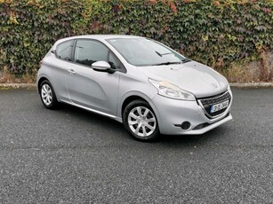 2013 - Peugeot 208 Manual