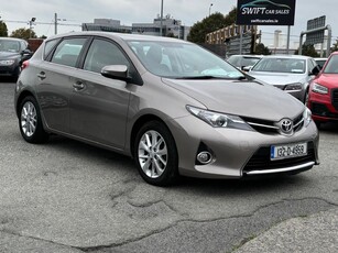 2013 - Toyota Auris Manual