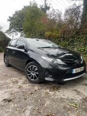 2013 - Toyota Auris Manual