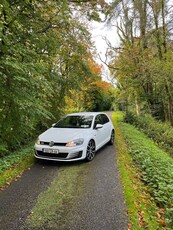 2013 - Volkswagen Golf Manual