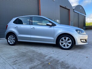 2013 - Volkswagen Polo Manual