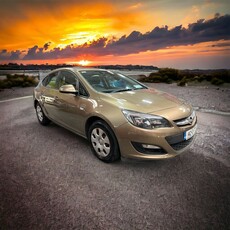 2014 - Opel Astra Manual