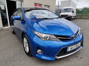 2014 - Toyota Auris Manual