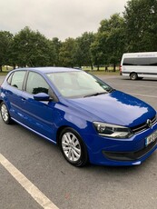 2014 - Volkswagen Polo Automatic