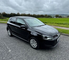 2014 - Volkswagen Polo Automatic