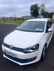 2014 - Volkswagen Polo Automatic