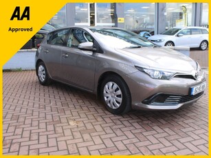 2015 (152) Toyota Auris