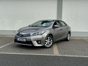 2015 - Toyota Corolla Manual