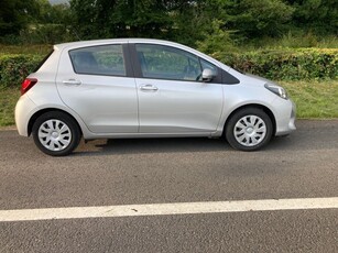 2015 - Toyota Yaris Manual