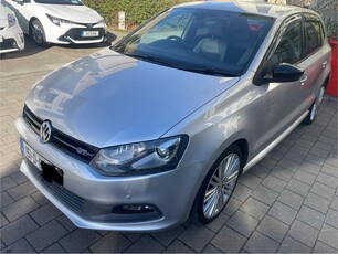 2015 - Volkswagen Polo Automatic