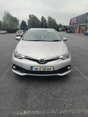 2016 - Toyota Auris Manual