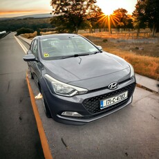 2017 - Hyundai i20 Manual