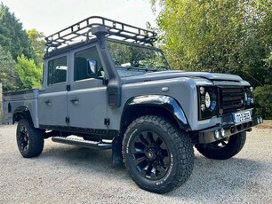 2017 - Land Rover Defender Manual