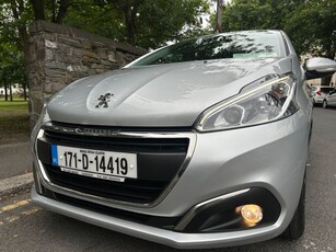 2017 - Peugeot 208 Manual