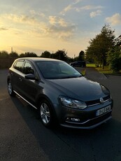 2017 - Volkswagen Polo Manual