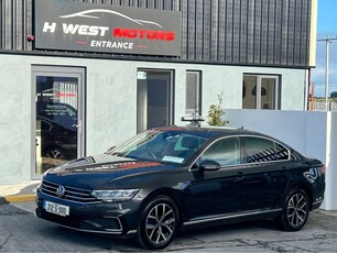 2021 - Volkswagen Passat Automatic