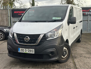 NISSAN NV300