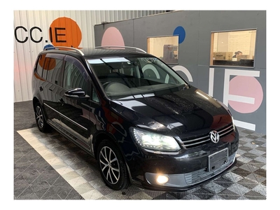 2013 (132) Volkswagen Touran