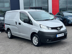 NISSAN NV200