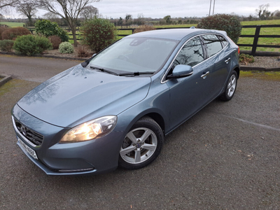 2014 (141) Volvo V40