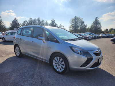 2015 (151) Opel Zafira