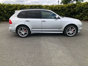 2009 - Porsche Cayenne ---